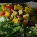 Mango salsa : un recette sublime de salade aux mangues, avocats, tomates et poivrons